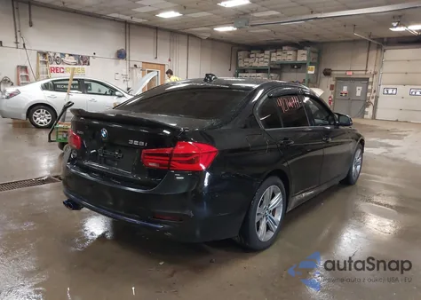 2016 BMW 328I xDrive z USA, uszkodzony, nr VIN WBA8E3G53GNT75821